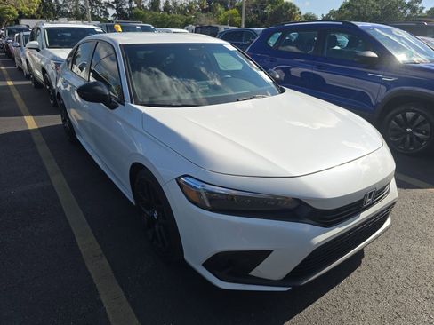 Used 2023 Honda Civic Sport image 4