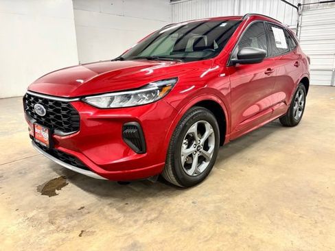Used 2024 Ford Escape ST-Line w/ Tech Pack #1 FWD image 3