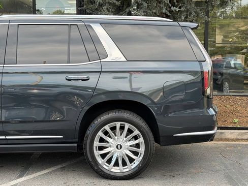 Used 2022 Cadillac Escalade Premium Luxury w/ Performance Package AWD/4WD image 11