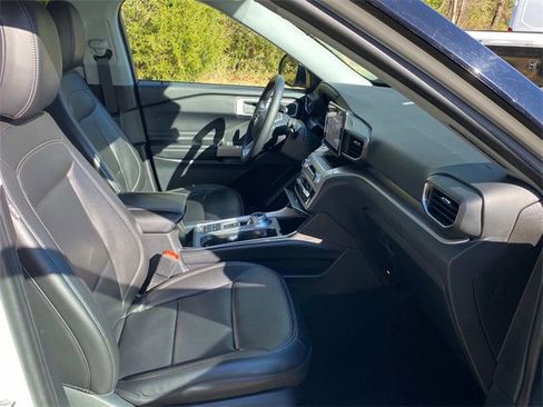 Used 2021 Ford Explorer XLT w/ Equipment Group 202A image 37
