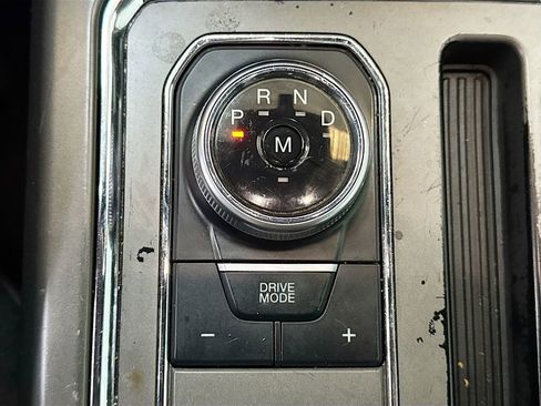 Used 2020 Ford Expedition XLT image 19