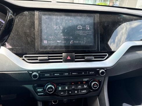 Used 2022 Kia Niro LX FWD image 30