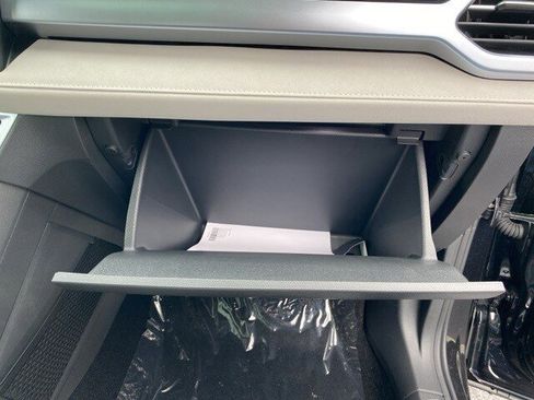 New 2025 Volkswagen Taos SE image 53