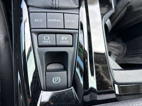 Used 2026 Toyota Camry XLE w/ Premium Plus Package FWD image 22