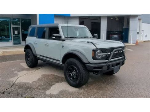 Used 2021 Ford Bronco First Edition AWD/4WD image 2