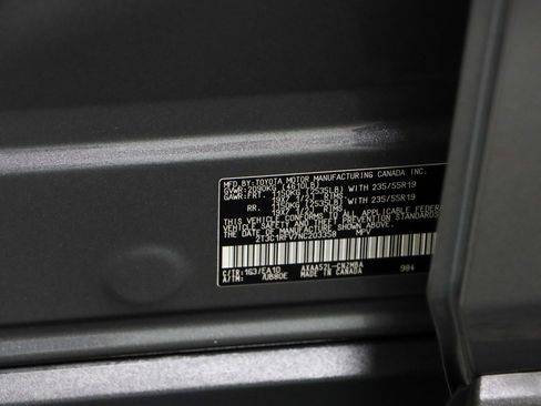Used 2022 Toyota RAV4 XLE Premium FWD image 33