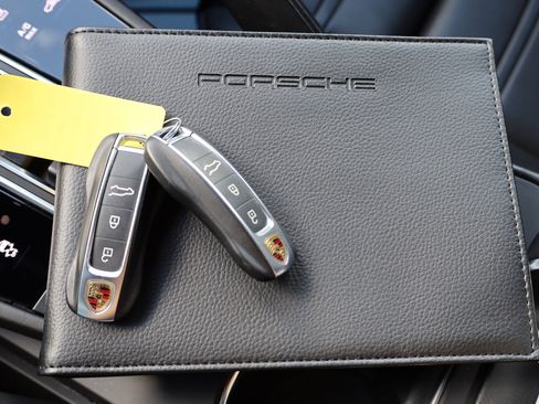 Used 2022 Porsche Cayenne GTS image 12