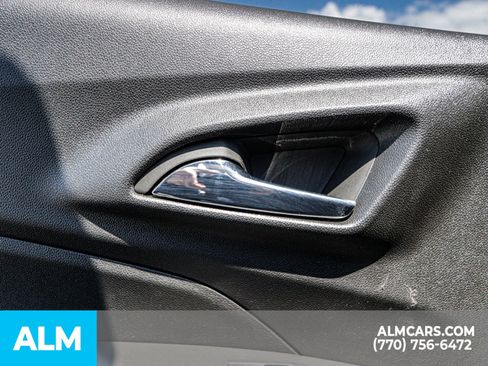 Used 2024 Chevrolet Trax LT image 58