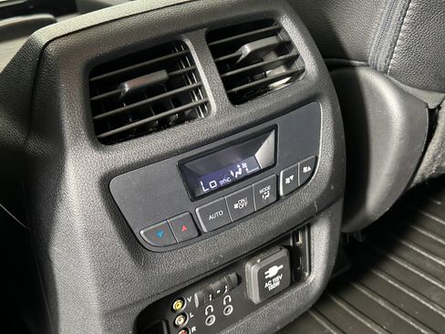 Used 2017 Honda Pilot Touring image 40