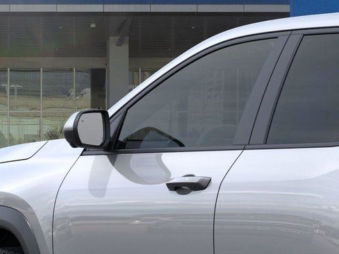 New 2027 Chevrolet Equinox LT w/ Safety and Technology Package FWD image 12