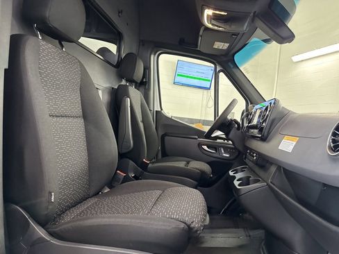 New 2025 Mercedes-Benz Sprinter 2500 image 13