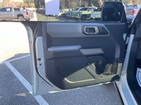 Used 2023 Ford Bronco Black Diamond image 12