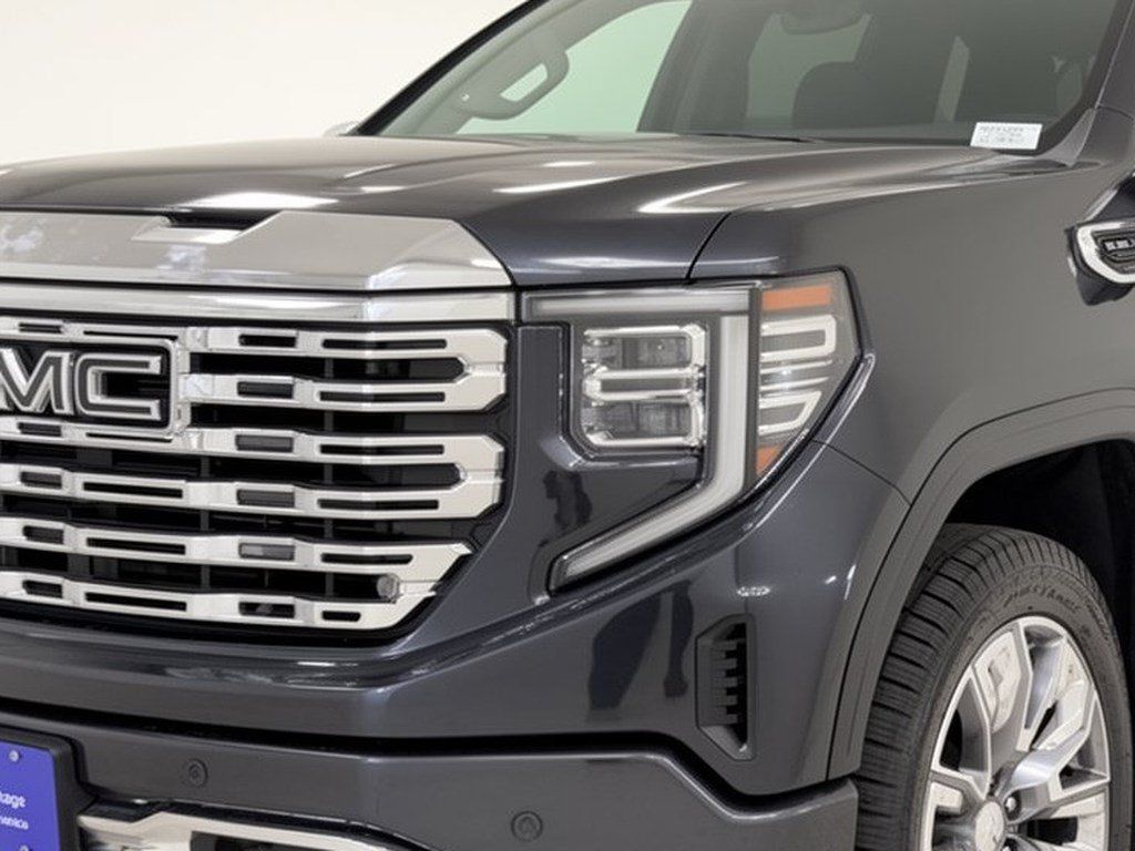 Used 2023 GMC Sierra 1500 Denali w/ Denali Reserve Package RWD image 12