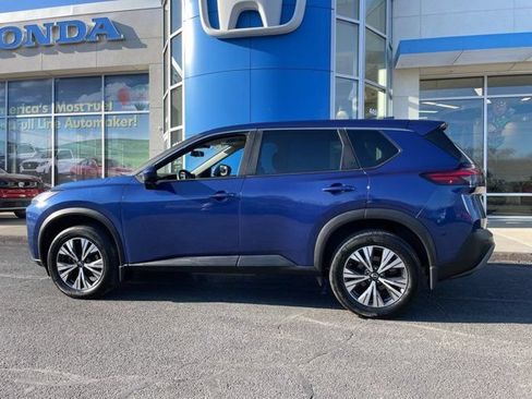 Used 2023 Nissan Rogue SV FWD image 2