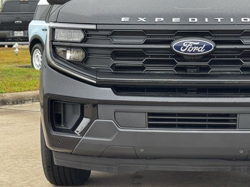 New 2026 Ford Expedition Active image 6