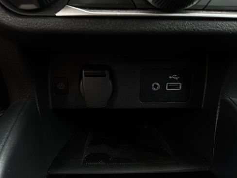 Used 2025 Nissan Versa SV w/ Trunk Package FWD image 21
