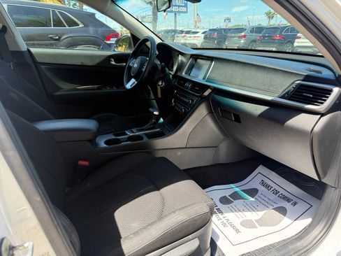 Used 2020 Kia Optima LX image 18