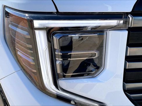 Used 2026 GMC Sierra 1500 AT4 AWD/4WD image 32