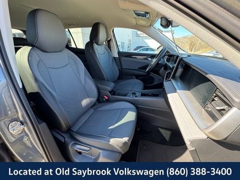 Certified 2025 Volkswagen Tiguan SE AWD/4WD image 26