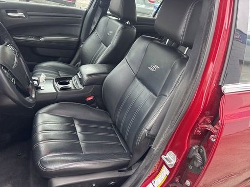 Used 2013 Chrysler 300 S w/ Luxury Group image 11