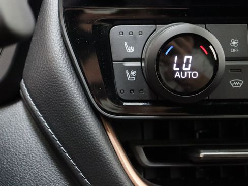 Used 2024 Toyota Grand Highlander AWD Hybrid image 22