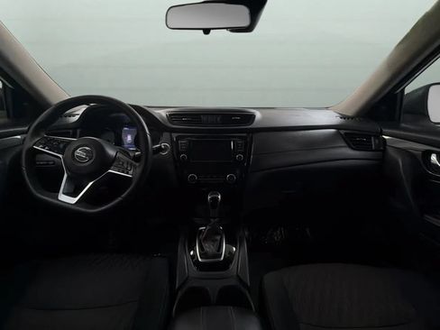 Used 2020 Nissan Rogue SV FWD image 9