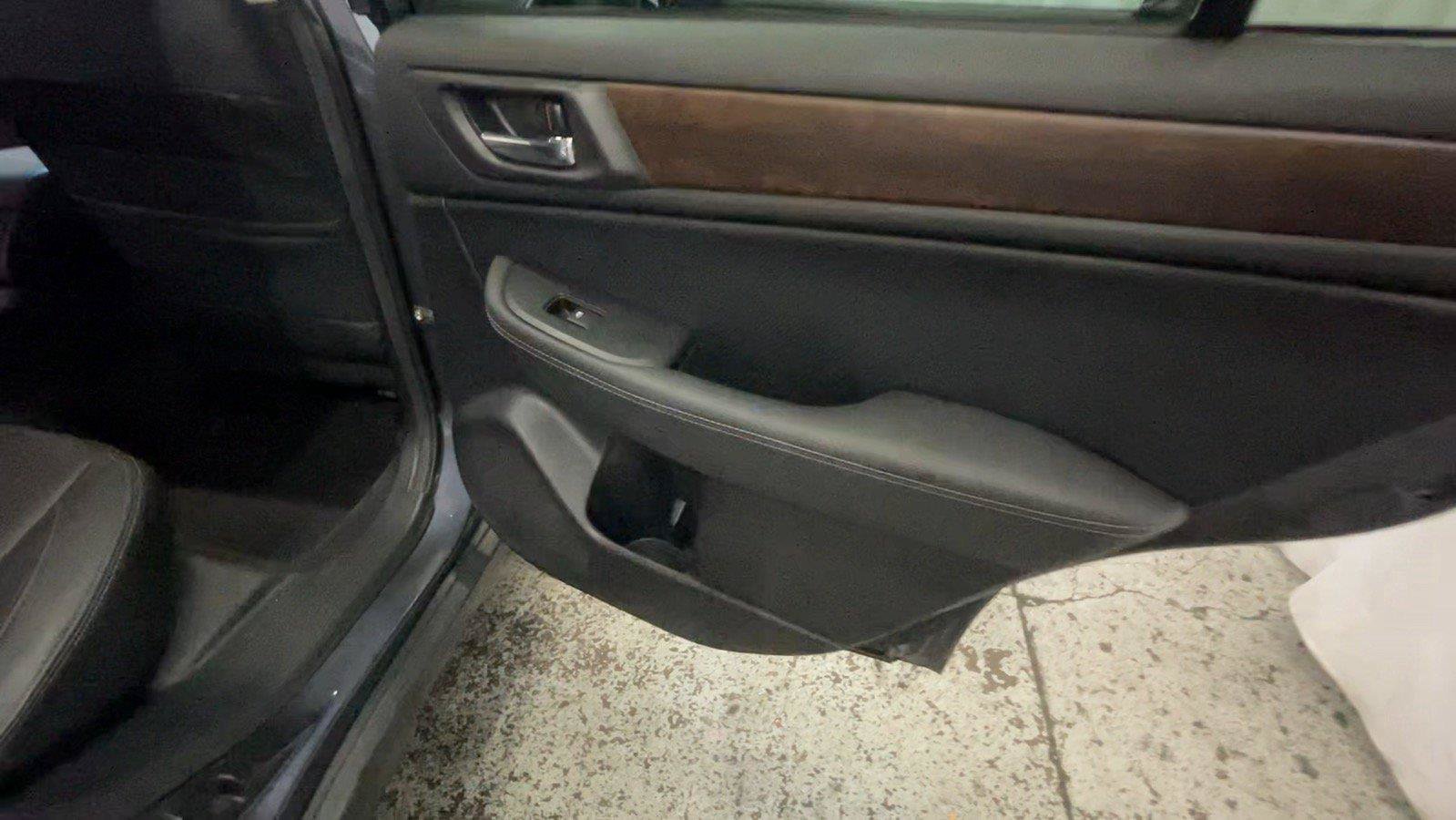 Used 2016 Subaru Outback 3.6R Limited AWD/4WD image 24