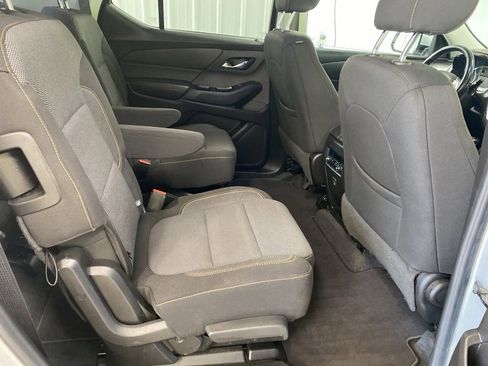 Used 2018 Chevrolet Traverse LT FWD image 15