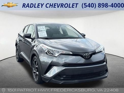 Used 2019 Toyota C-HR XLE FWD image 21