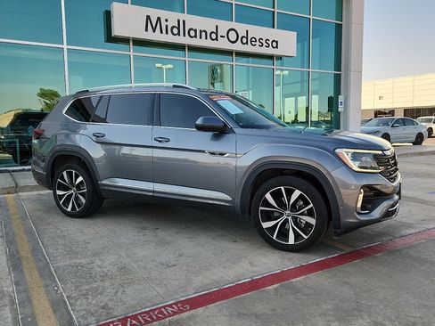 Used 2024 Volkswagen Atlas SEL Premium R-Line AWD/4WD image 6