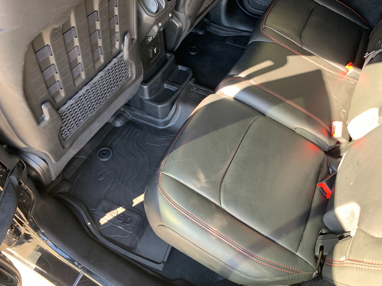 Used 2022 Jeep Wrangler Unlimited Rubicon AWD/4WD image 28