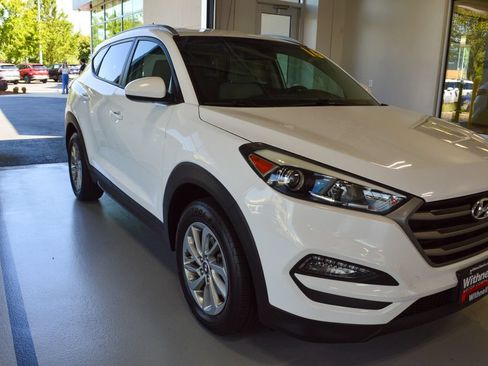 Used 2016 Hyundai Tucson SE w/ Option Group 12 AWD/4WD image 1