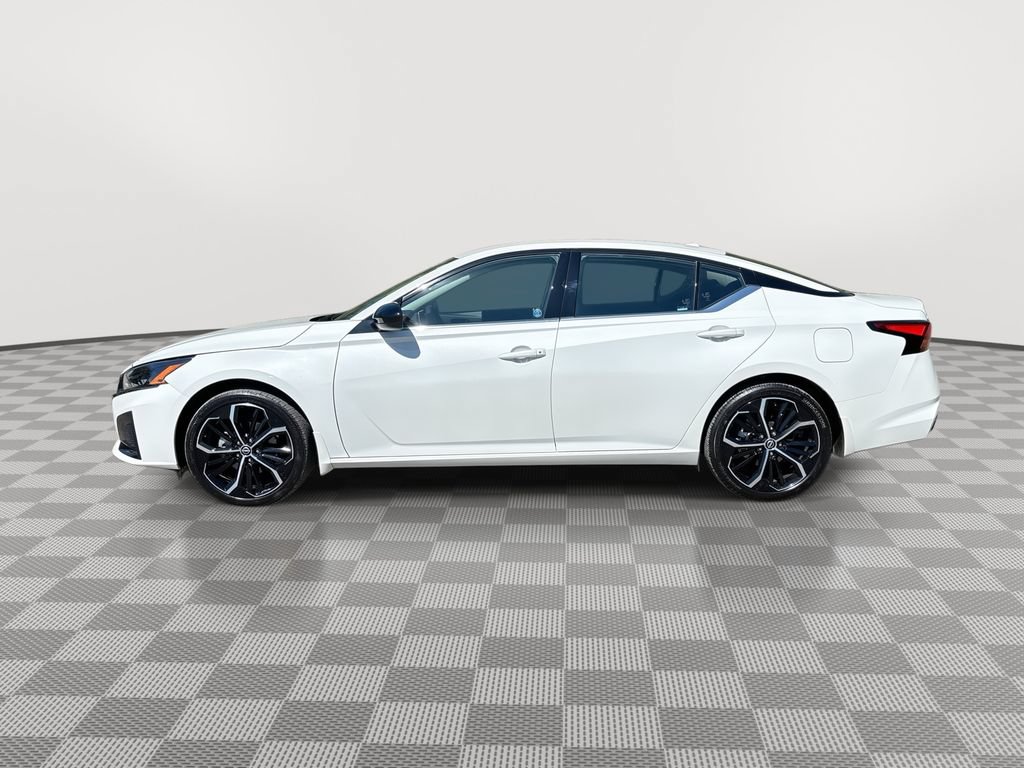 Certified 2025 Nissan Altima 2.5 SR FWD image 8