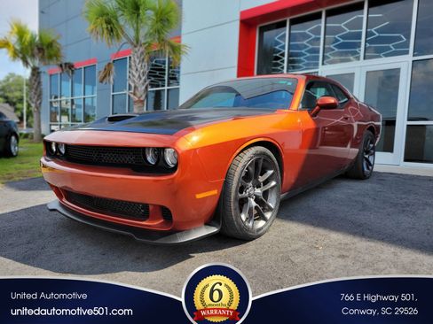 Used 2022 Dodge Challenger R/T Scat Pack RWD image 1
