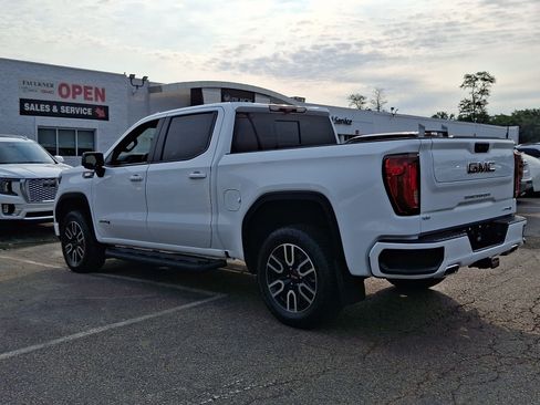 Used 2025 GMC Sierra 1500 AT4 w/ Technology Package AWD/4WD image 4