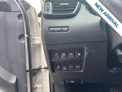 Used 2019 Nissan Rogue SL w/ Premium Package AWD/4WD image 19