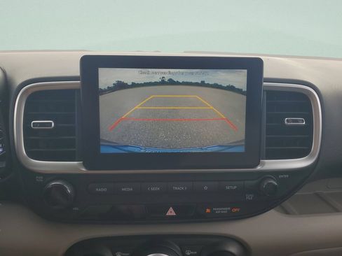 Used 2020 Hyundai Venue SEL FWD image 17