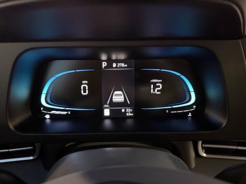 New 2025 Hyundai Elantra Sport image 18