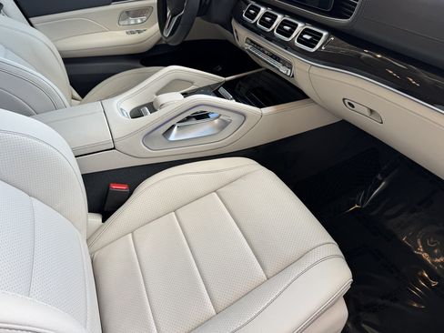 Used 2020 Mercedes-Benz GLS 450 4MATIC image 29