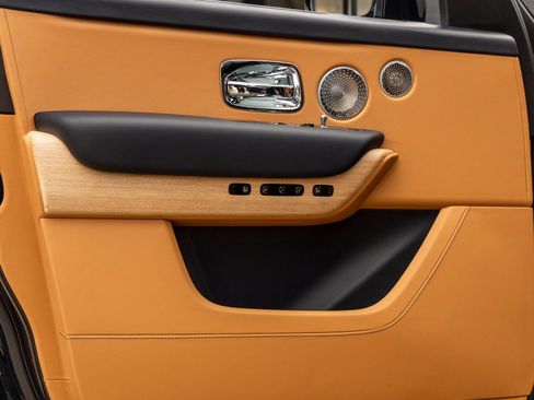 New 2026 Rolls-Royce Cullinan AWD/4WD image 25