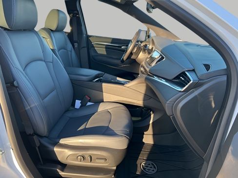 Used 2023 Buick Enclave Essence w/ Experience Buick Package image 40