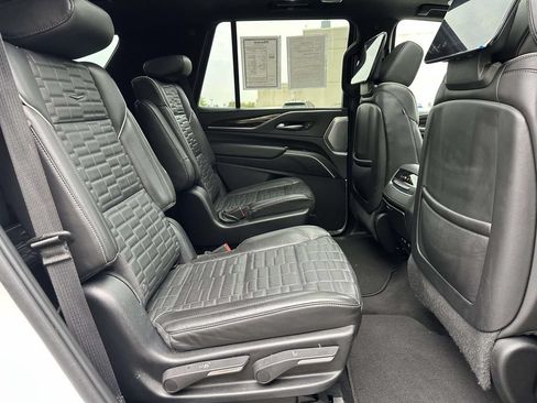 Used 2023 Cadillac Escalade Sport Platinum AWD/4WD image 11