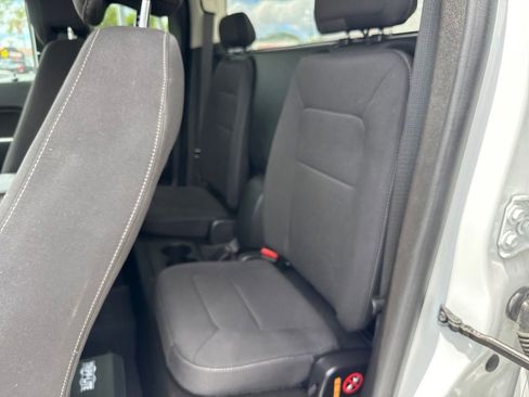 Used 2022 Chevrolet Colorado LT w/ Safety Package RWD image 16