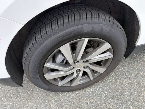 Used 2024 Chevrolet Equinox LT AWD/4WD image 34