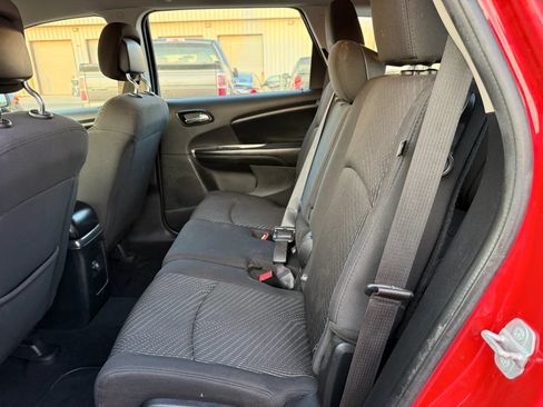 Used 2015 Dodge Journey American Value Package w/ Flexible Seating Group FWD image 21