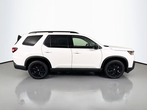 New 2026 Honda Pilot Black Edition image 4