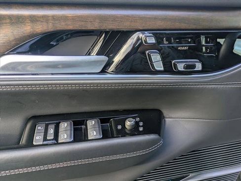 Used 2023 Jeep Grand Wagoneer Series II w/ Flexible Seating Group image 10