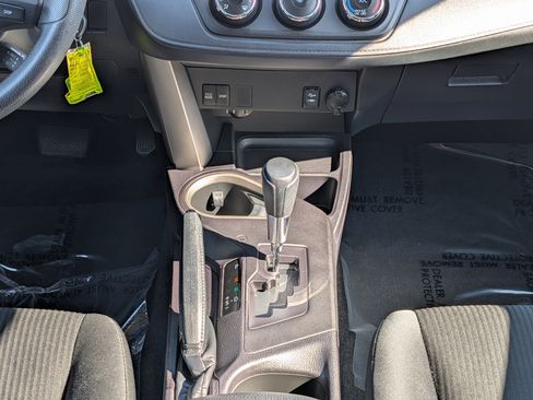 Used 2016 Toyota RAV4 LE image 18