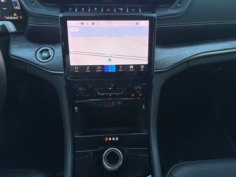 Used 2022 Jeep Grand Cherokee Limited image 9