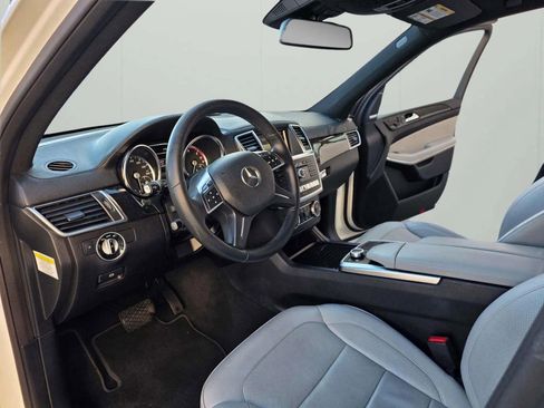 Used 2014 Mercedes-Benz GL 350 BlueTEC 4MATIC image 32